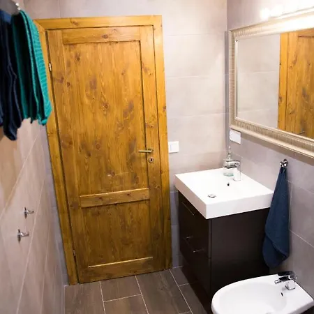 Luxurio- With Private Bathrooms Privat bolig