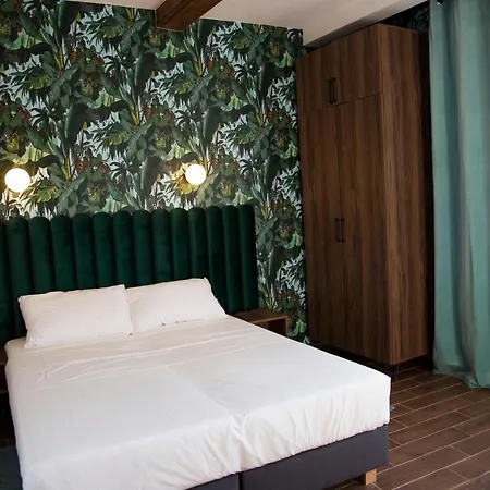 Homestay Luxurio With Baths