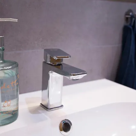 Luxurio- With Private Bathrooms * Livorno