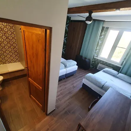 Luxurio With Baths Homestay